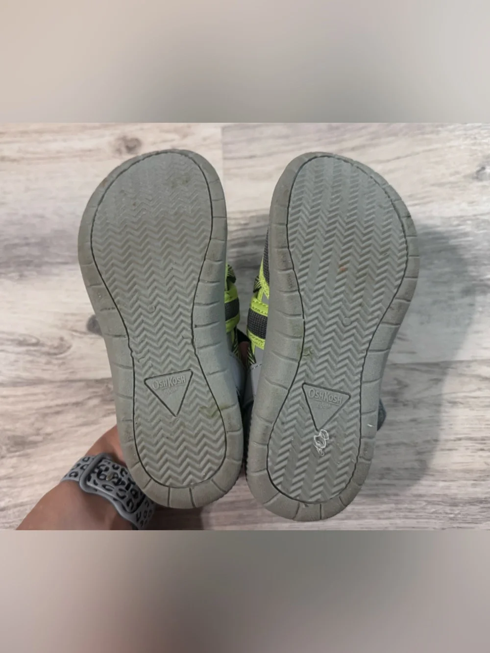 OshKosh B'gosh Gray and Lime Kids sandals - Picture 3 of 8